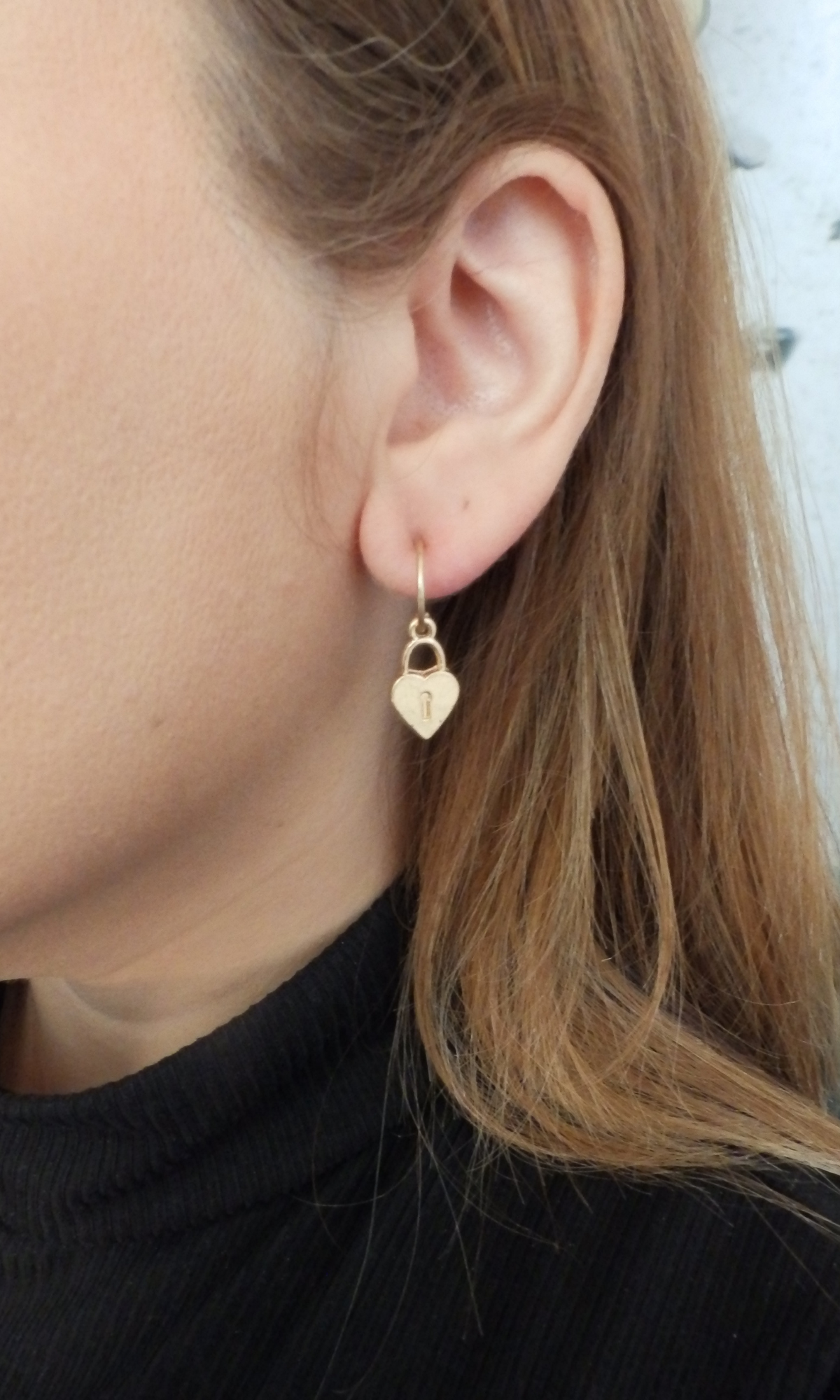 On Lock Hoop Earrings – SidePony Boutique